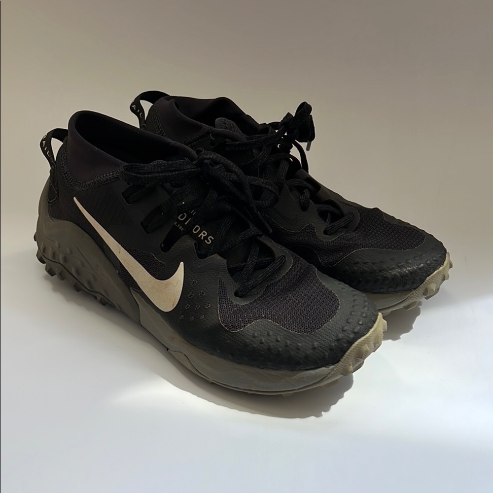Nike Black and Gray Athletic Shoes